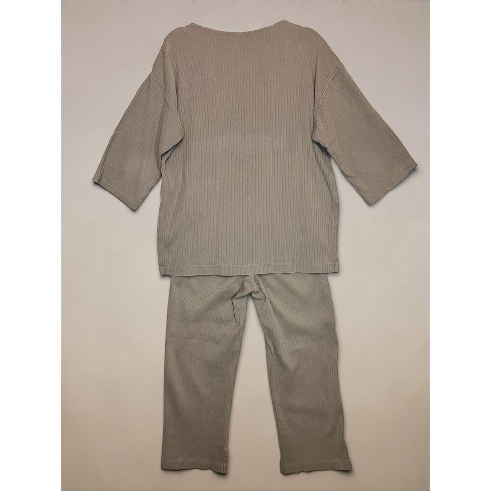 Uniqlo Ribbed Knit Top and Pant Set in Taupe Beige - Picture 3 of 11